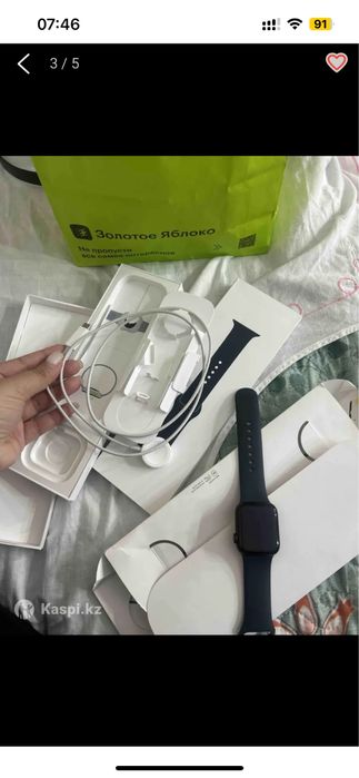 Продам Apple Watch SE