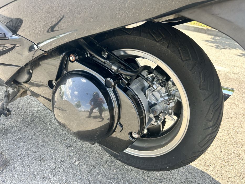 Suzuki bourgman 400