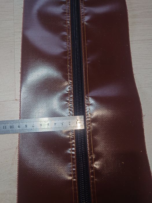 Fermoar cusut pe poliplan