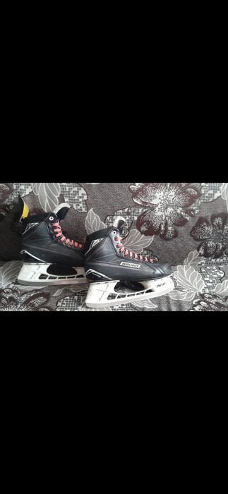 Продам коньки  в среднем состоянии