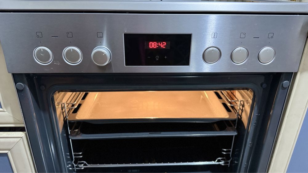 Продам электро плиту Bosch