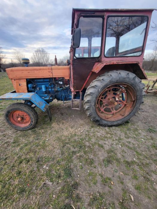 Se vinde tractor