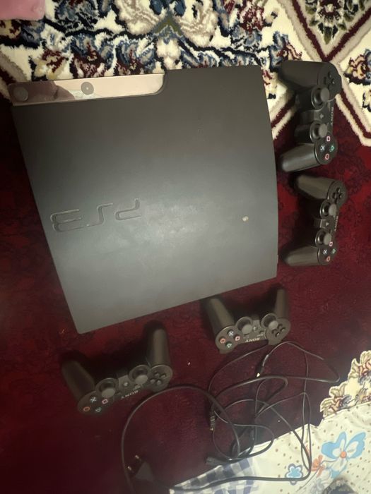 Playstation 3 4 dona jostiki bilan holati judyaxshi kop ishlatilmagan
