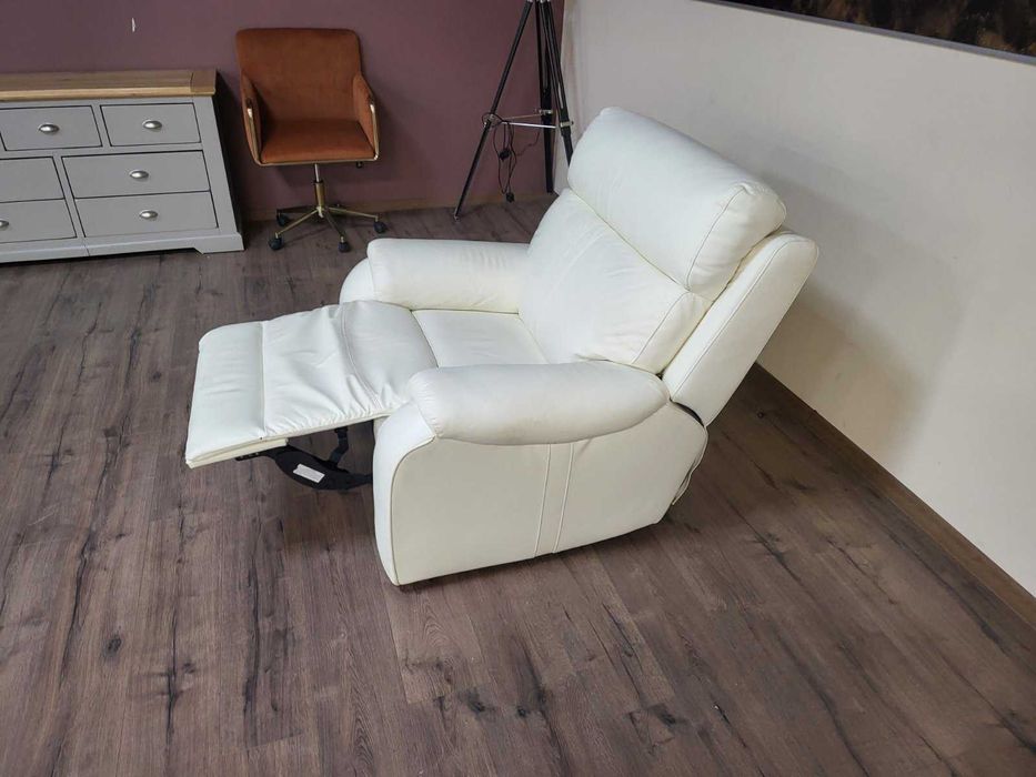 Светло кремав кожен фотьойл La-z-boy с ръчен релакс механизъм