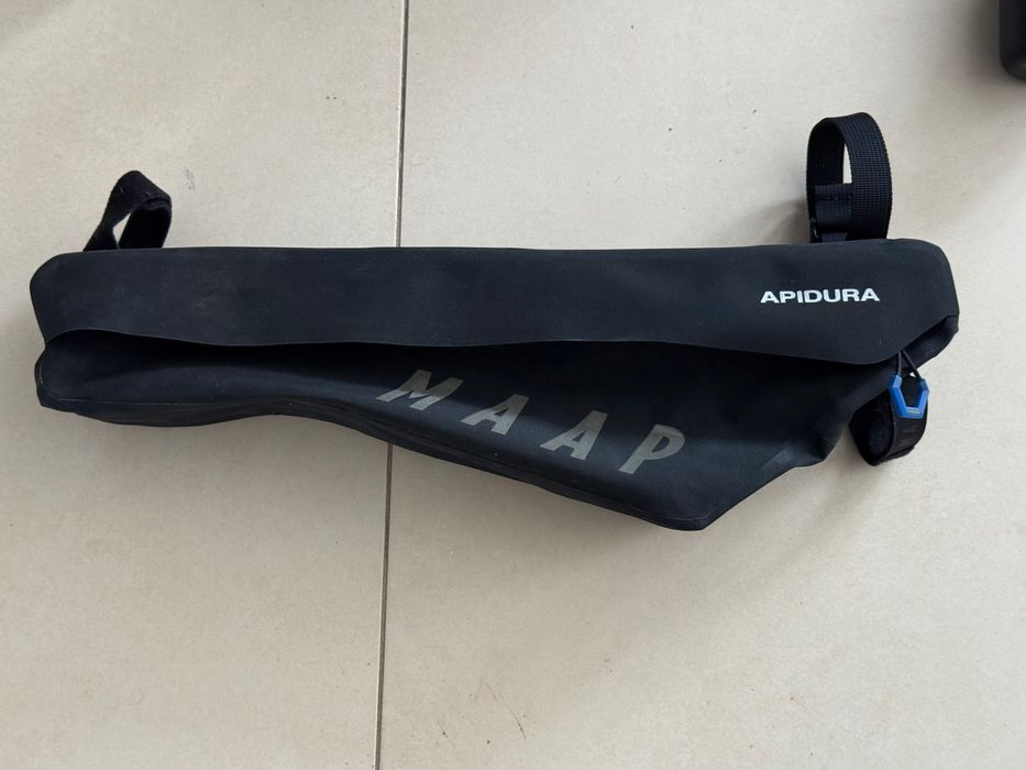 geanta pentru bicicleta Apidura MAAP - ideala randonneur