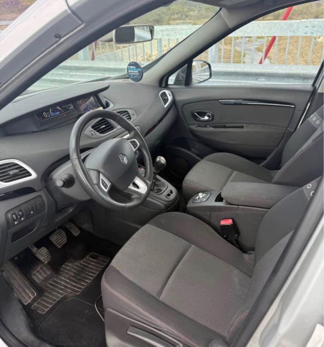 Renault Grand Scenic 5 locuri