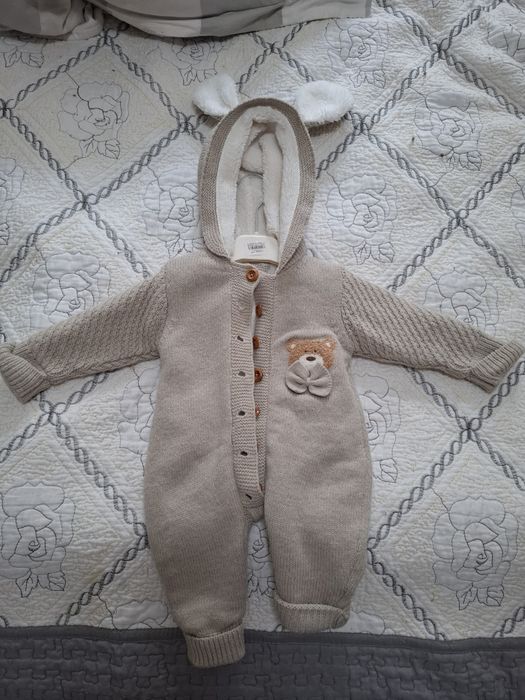 Продам тёплый детский вязанный комбинезон