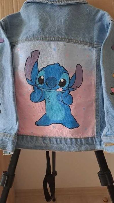 Geacă din denim pentru copii pictată manual cu Stitch