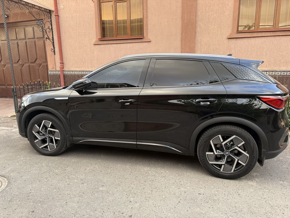 Byd yuan plus qora