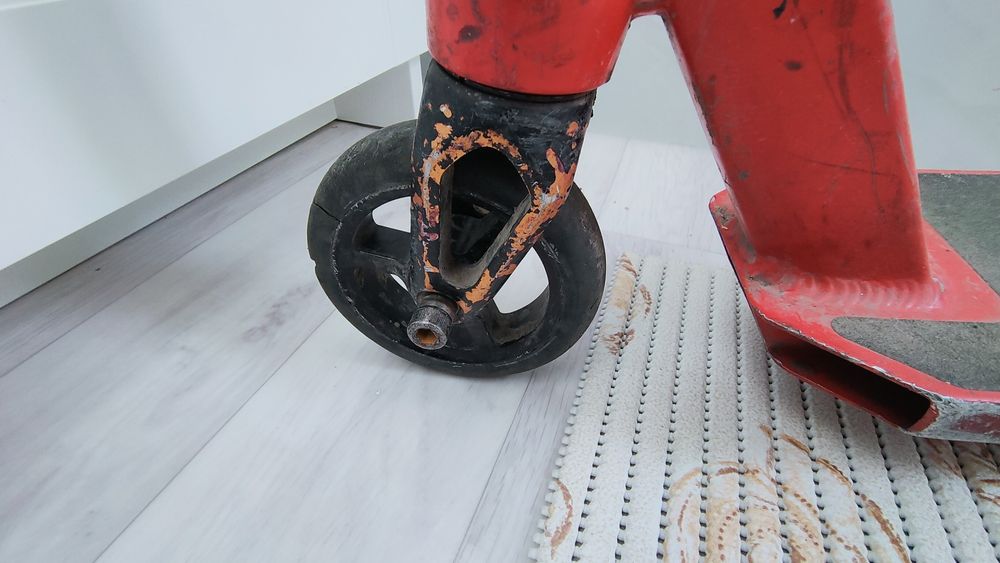 Продам самокат 10000 тенге