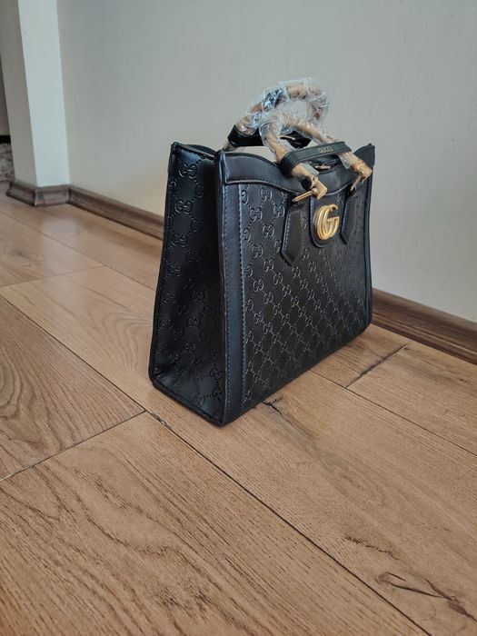 Чанти Balmain, Gucci, Dior