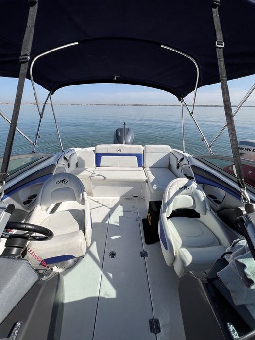 Катер Monterey 217 Blackfin Sport