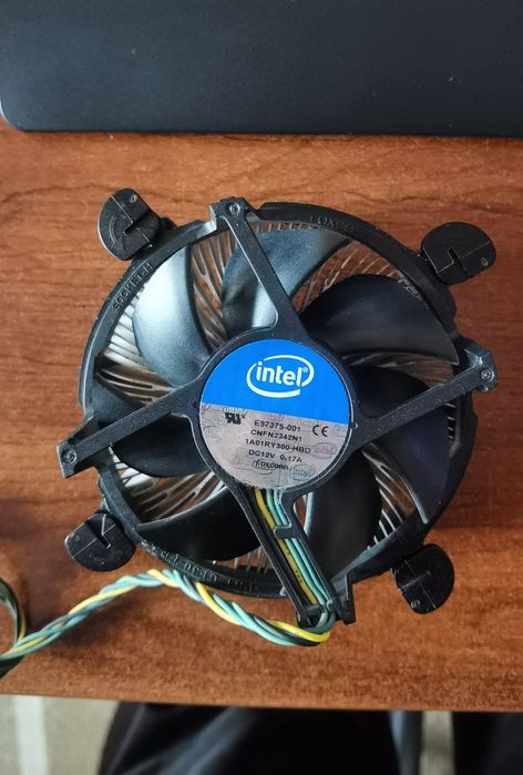 Дънна платка с охладител