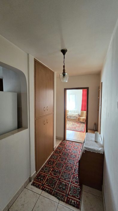 Închiriez apartament cu o camera zona confectii