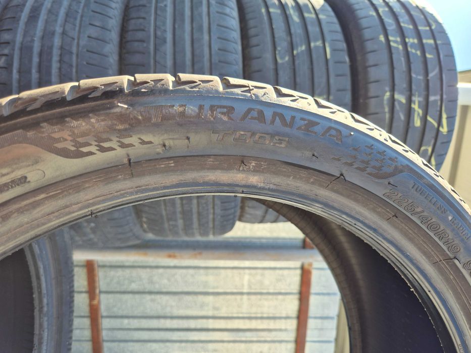 4 Anvelope de VARA - 225/40/19 - BRIDGESTONE - CA UNELE NOI - DOT 2023