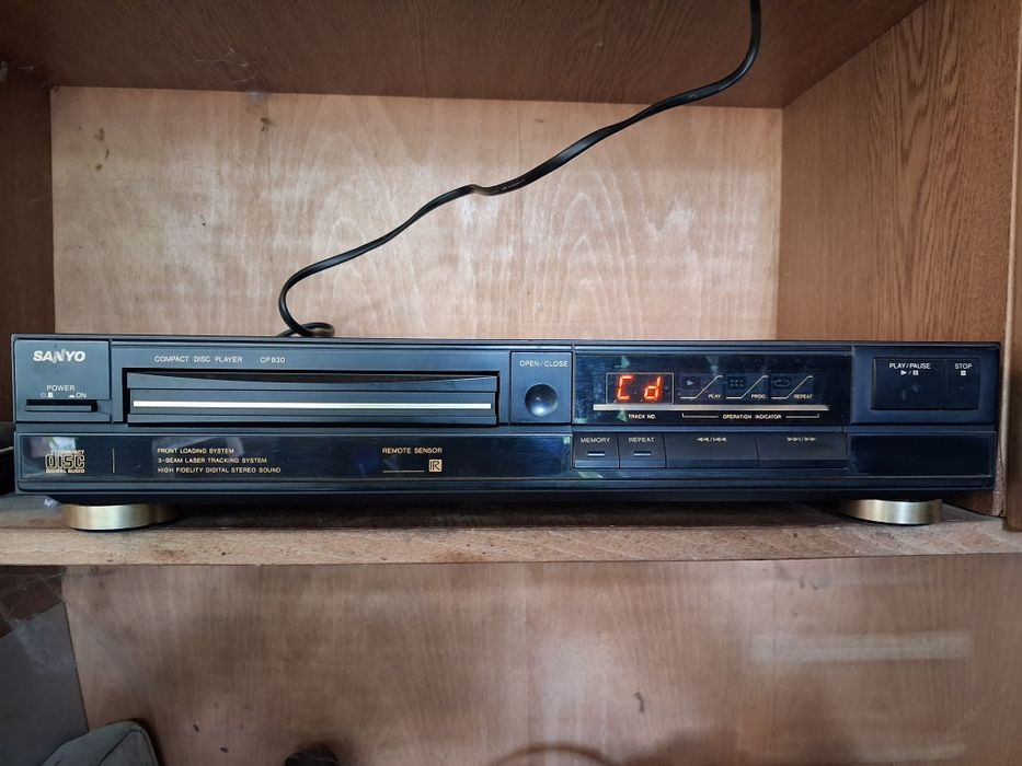 Vând CD player marca Sanyo CP 830