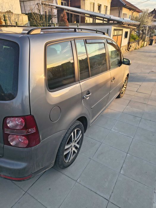 Vw туаран 2.0i 2007 г.