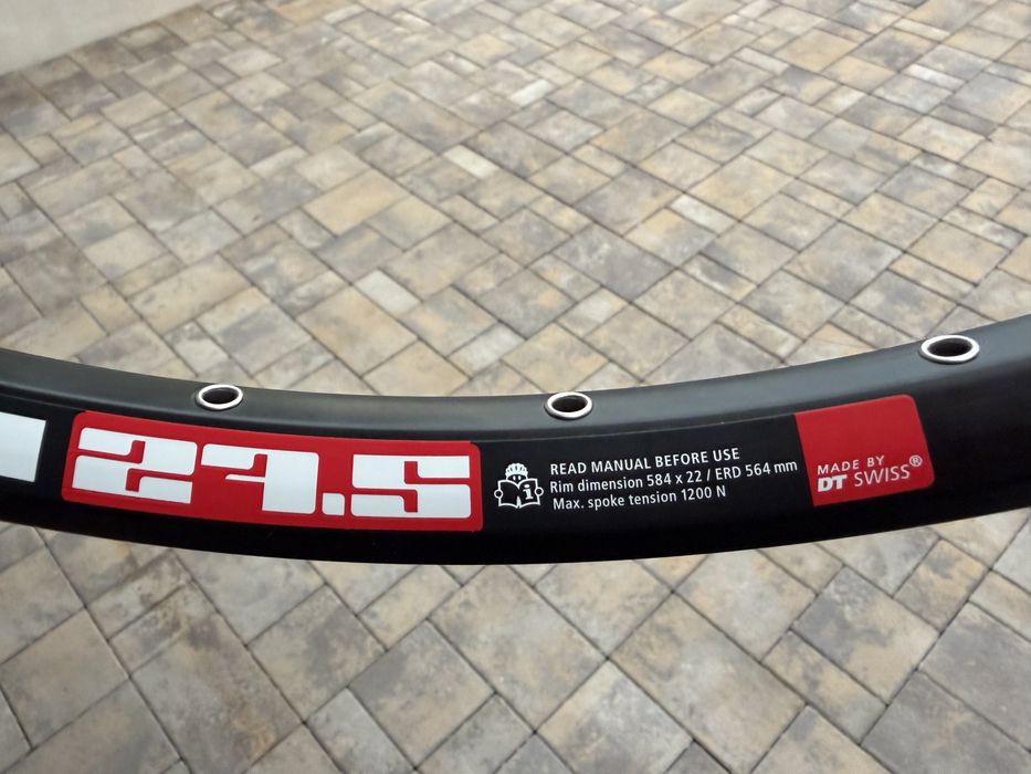 Janta DT Swiss 533D 27.5 de 32 de spite Armura Leatt si ochelari 100%