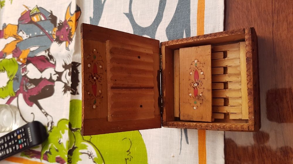 Ретро дървена кутика табакера за цигари