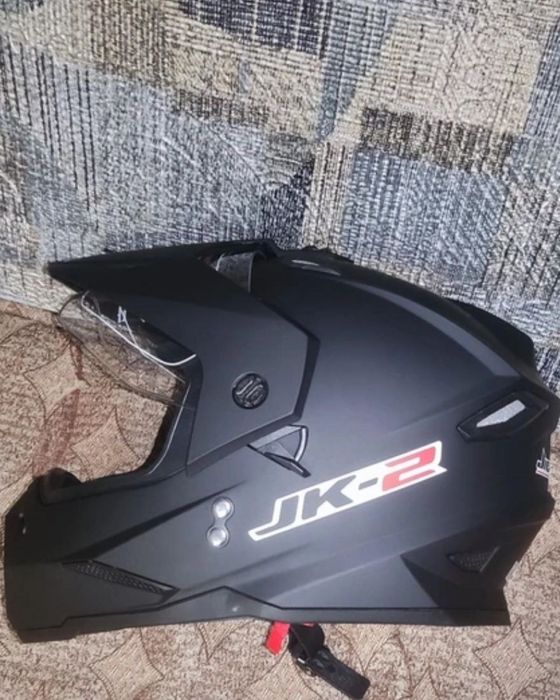 Продам шлем мотард