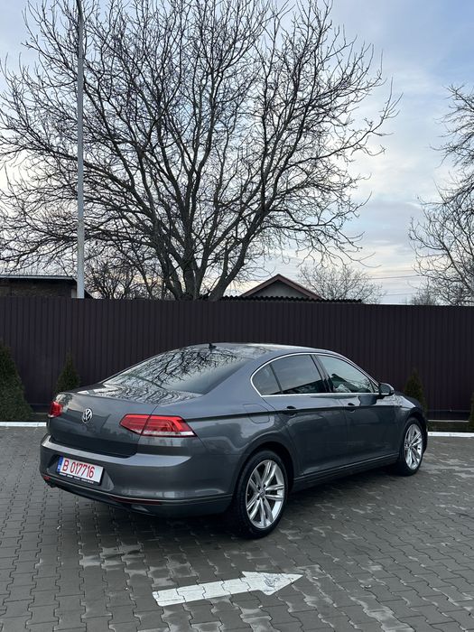 Volkswagen Passat B8 190cp 4motion DSG  Camera Led Keyless