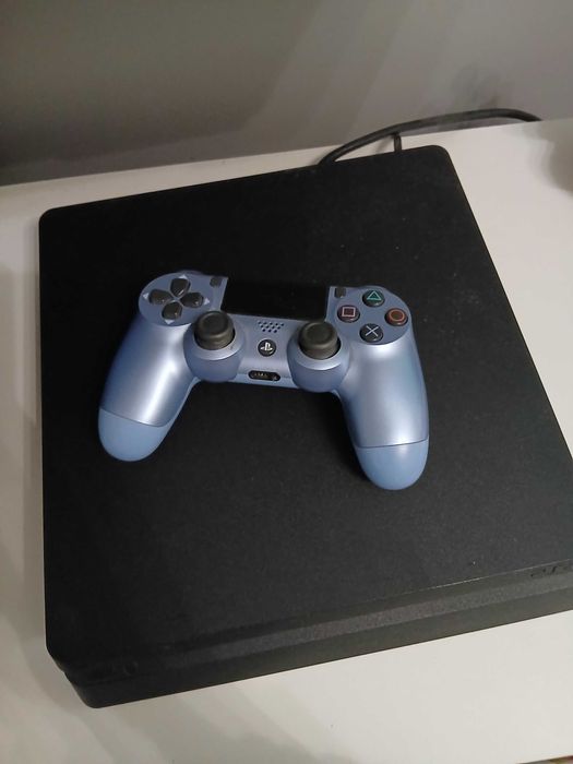 Плейстешън слим 4