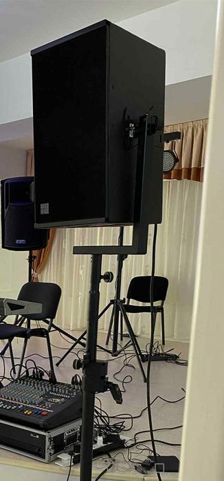 Vând 2 d&b audiotechnik Q10 originale