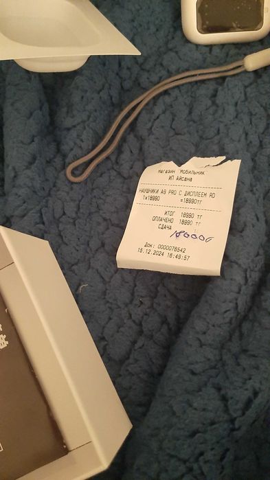 Продам наушники срочно