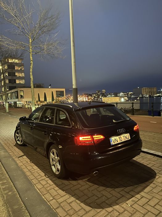 Audi A4.