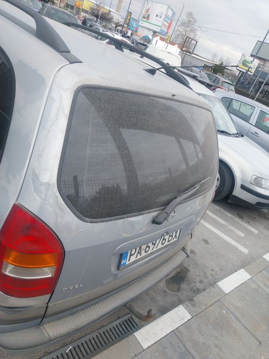 Продавам  опел зафира дизел  много  добре работи   обслужвана е винаги