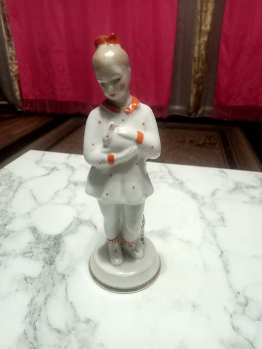 Продам статуэтки советские