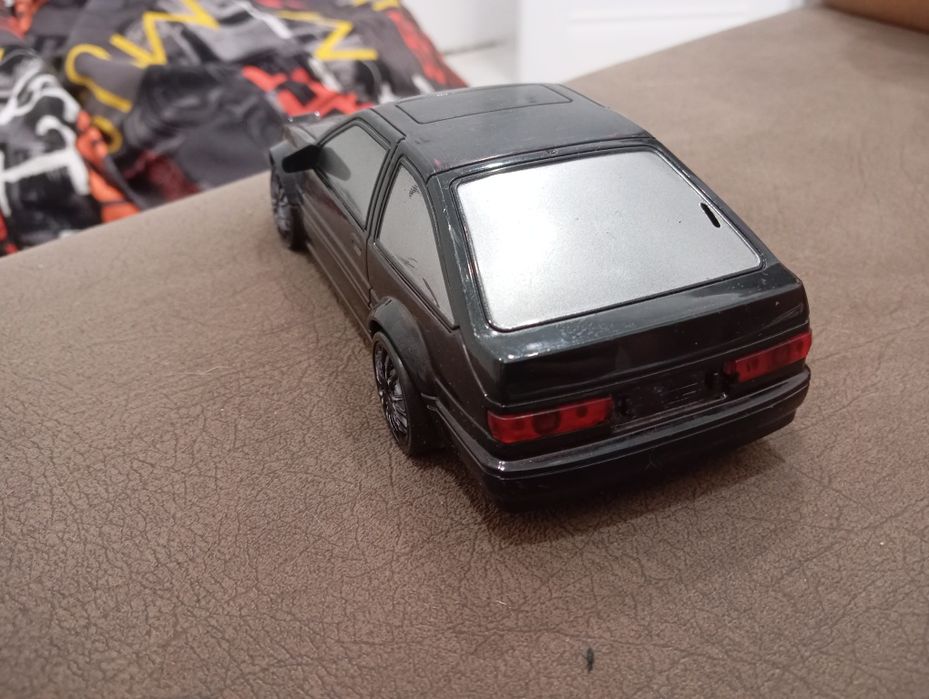 Продам машинку на пульте управления