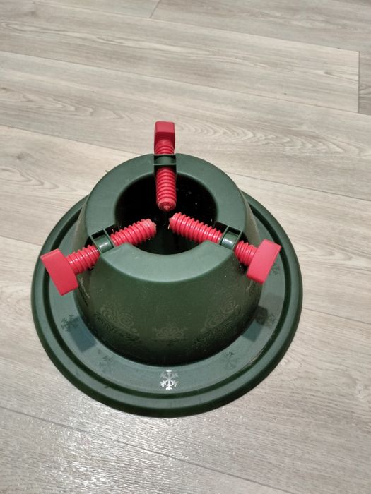 Продам для ёлки настоящие держатель