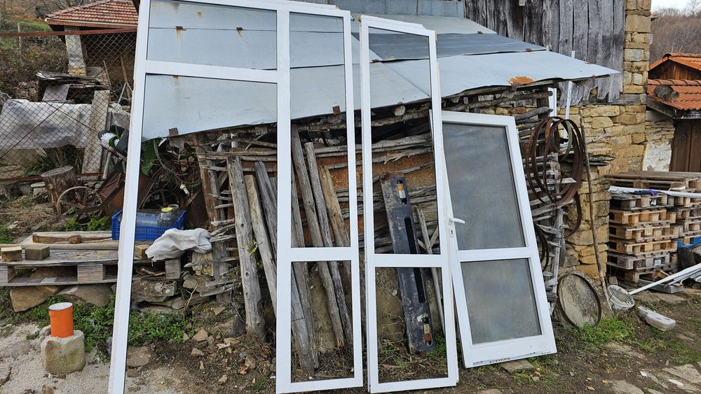 Алуминиева врата