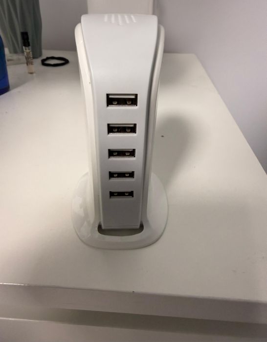 Usb hub incarcare