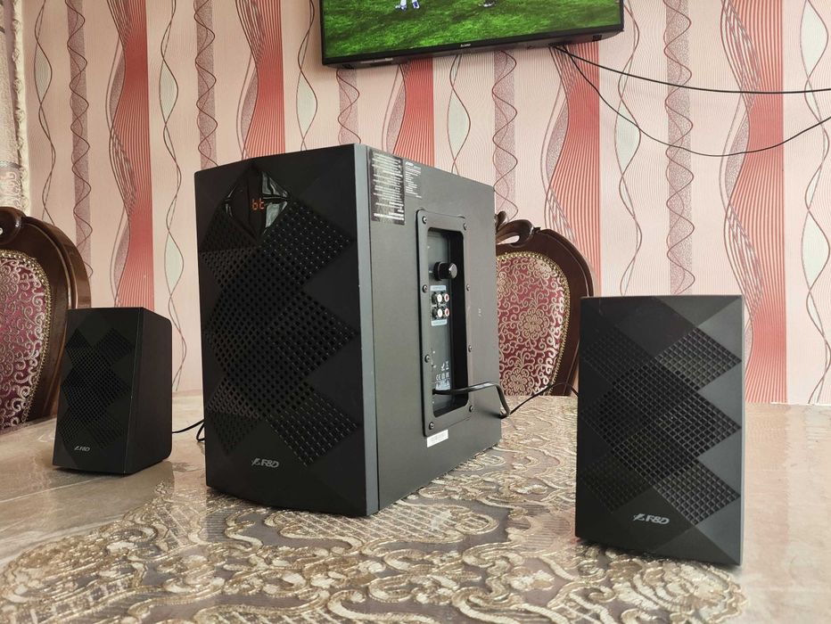 F&D 2.1 blutus usb fleshka aux bor hammasi ishlaydi ideal holatda