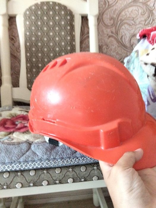 Продам каску за 2500 тг