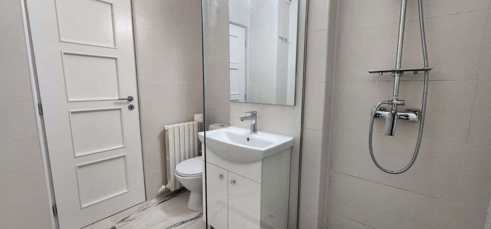 De închiriat apartament 2 camere Unirii