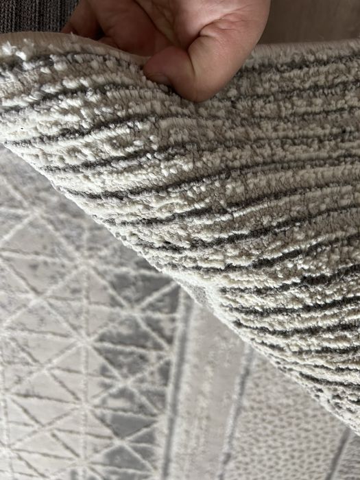 Ковер в отличном состояние