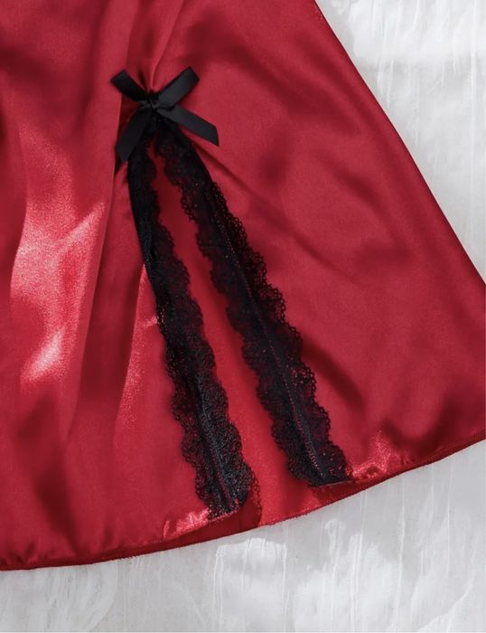 ТОП! S-XL Страхотна сатенена нощничка с дантела и тънки презрамки.