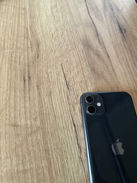 Iphone 11 negru 128GB functioneaza foarte bine
