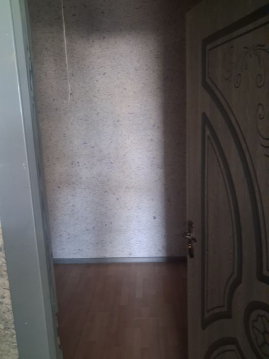 Uy sotiladi, Yengi ToshMI postdan 6, 7 km atrofida. 3 xona, 4 xona qil