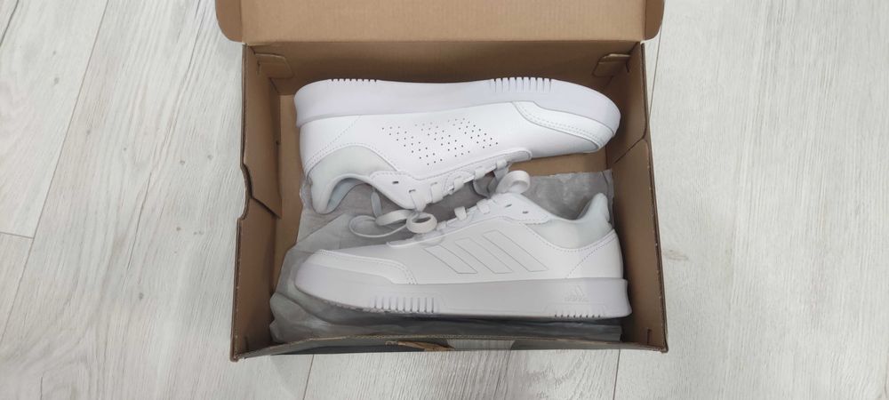 Маратонки adidas