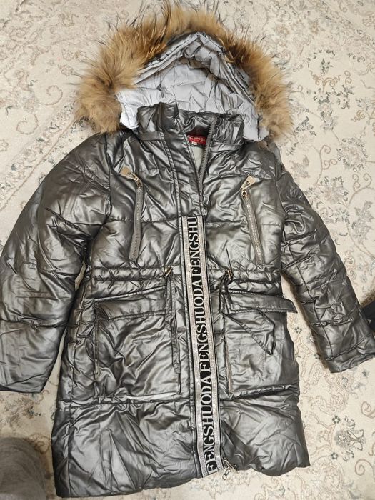 Отдаем теплую зимнюю куртку для девочки