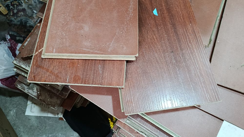 Ламинат бу два цвета