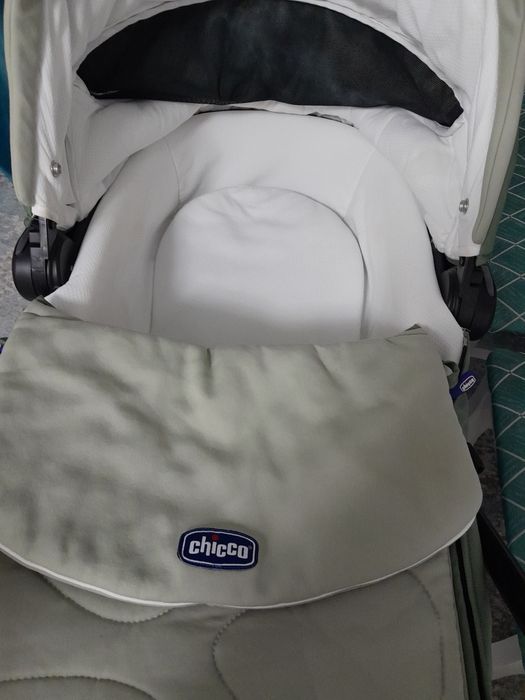 Продам коляску chicco