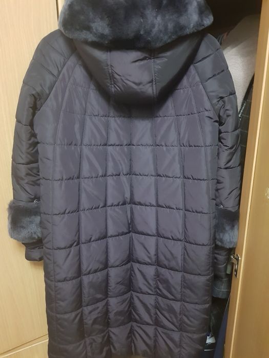 Пуховик с капюшоном б/у