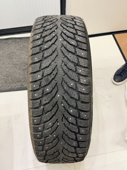 Продам зимние шины срочно