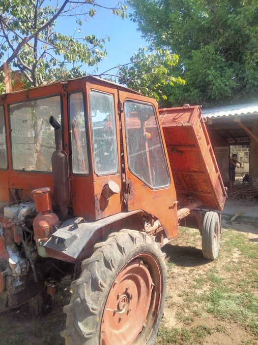 Traktor. Pat pat