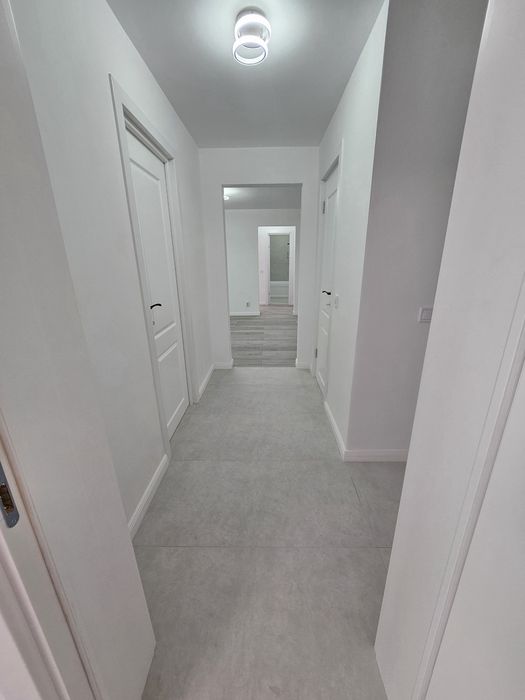 Apartament 3 camere, 57 mp, semidecomandat, Cina